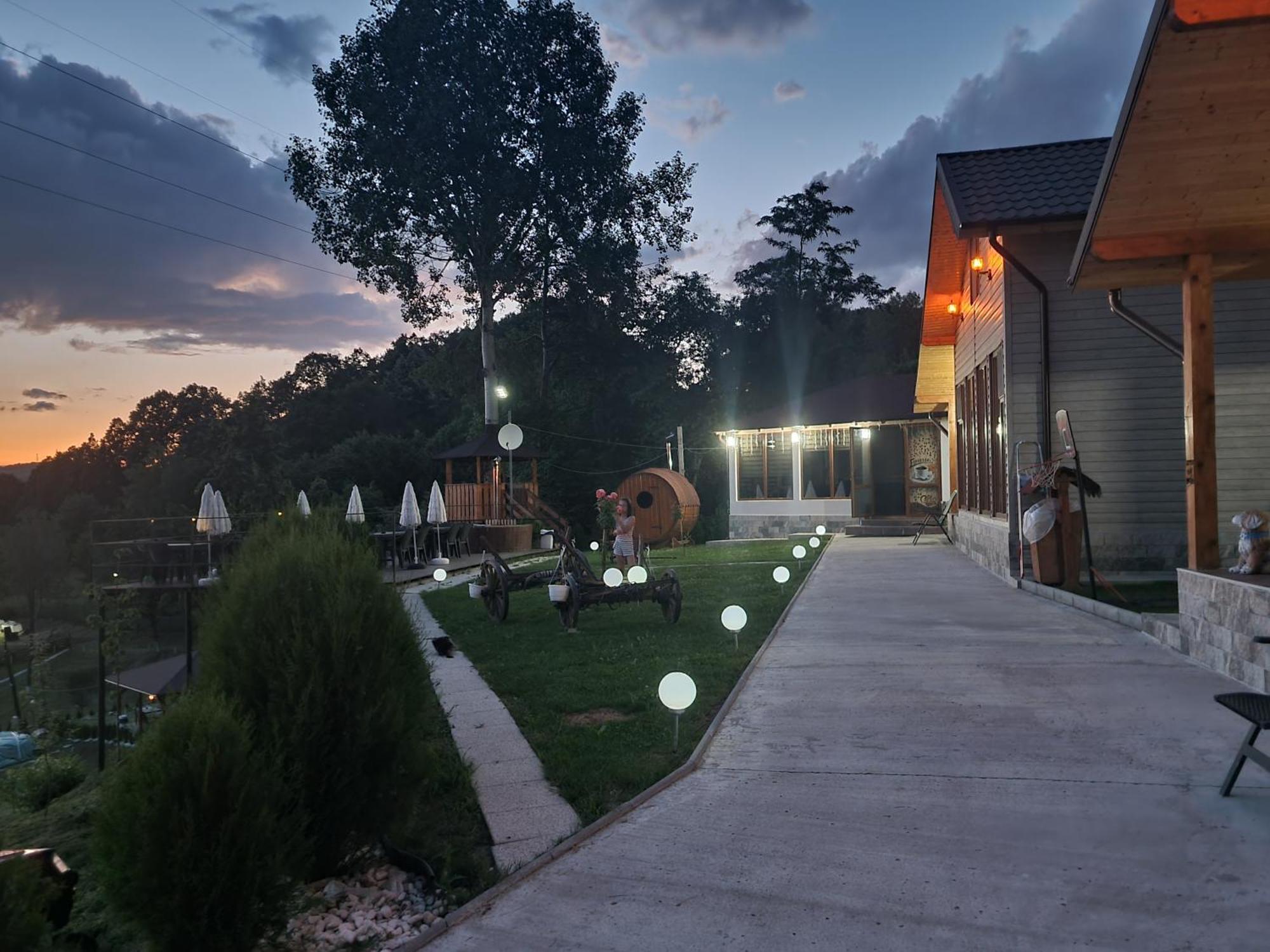 La Maria Si Ioana Apartment คูร์ตา เด อาร์เจช ภายนอก รูปภาพ
